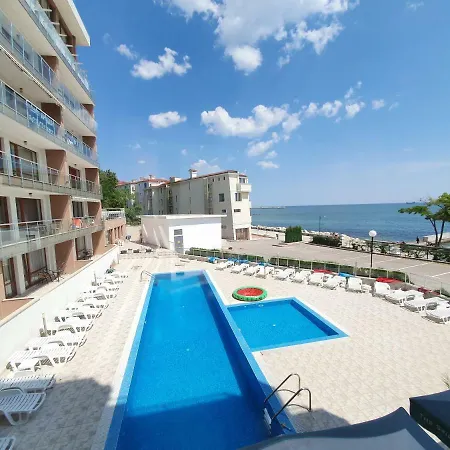 Princess Lux Near Black Sea Apartment