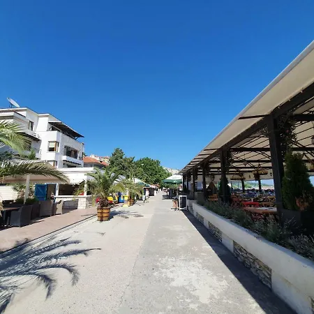 Princess Lux Near Black Sea Apartment *