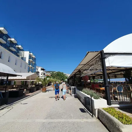Princess Lux Near Black Sea Apartment